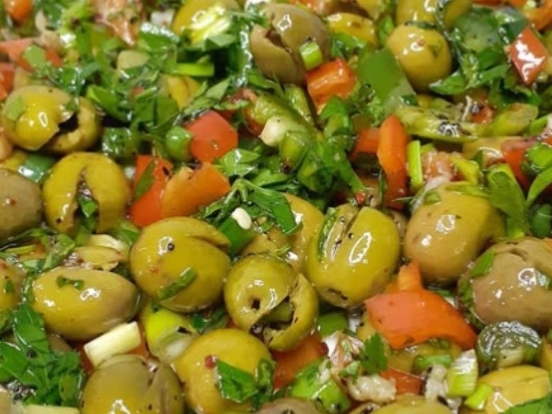 Zeytin Salatası