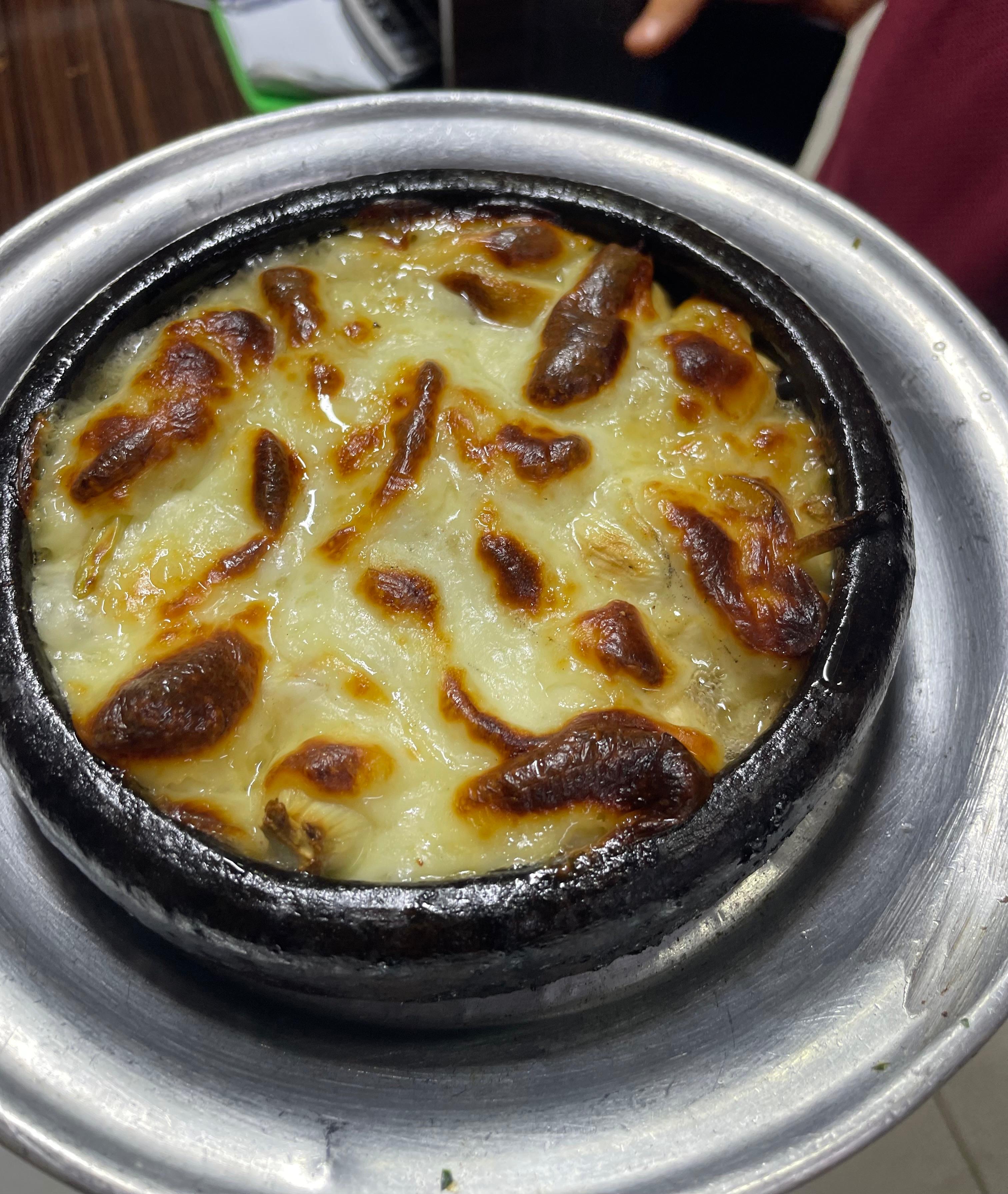 Kiremitte peynir sarımsak